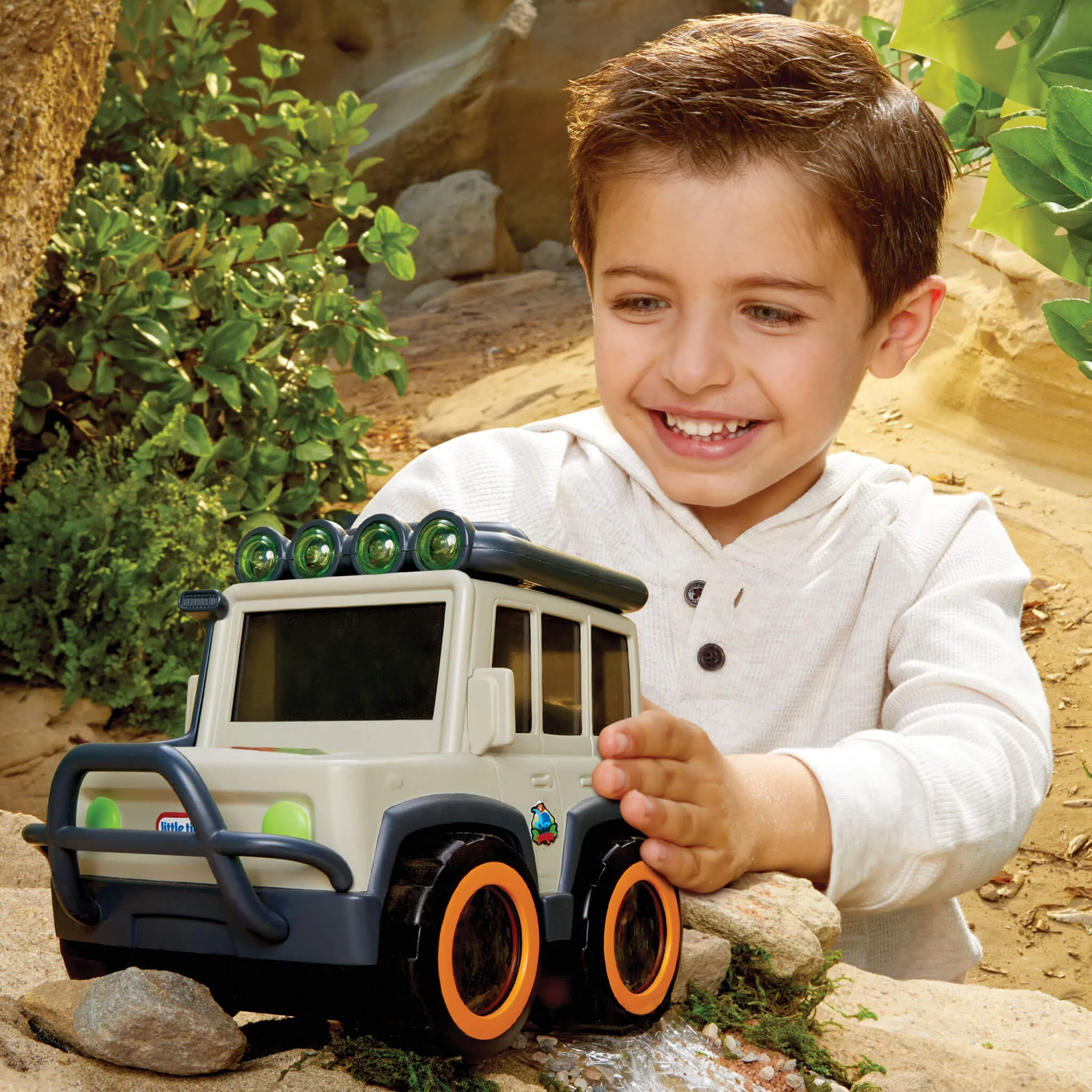 Big Adventures™  Binocular Searching Safari SUV with Detachable Tools
