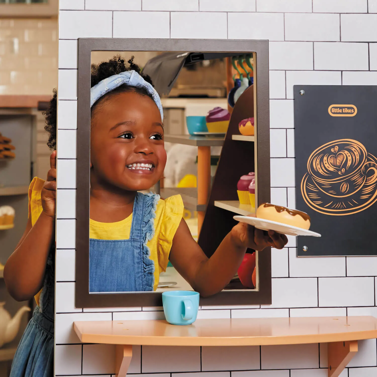 Café & Bakery – Playset with Dual-Sided Roleplay, Realistic Lights & Sounds, and 20  Accessories